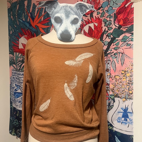 Tops - Feathers screen-printed on an Alternative Earth Lightweight Sweatshirt – Small
